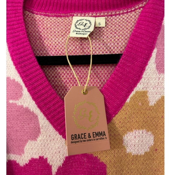 SOUTHERN GRACE Dazed For Days Floral V Neck Sweater in Pink Beige Small 4/6 - Picture 7 of 10